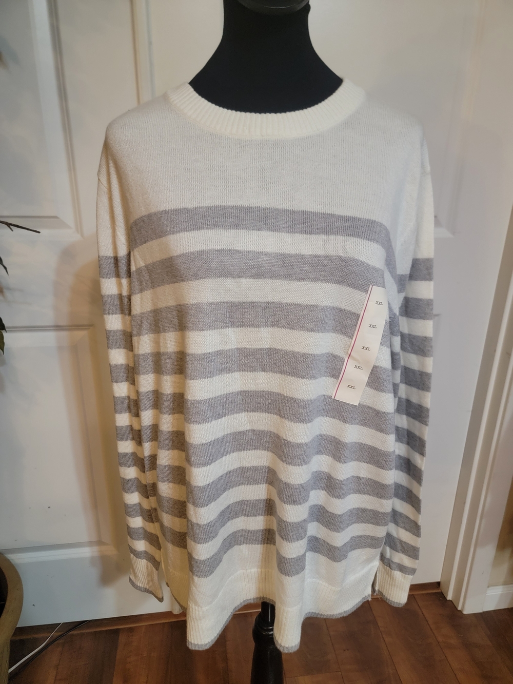 (#44) a new day Women's White and Light Gray Striped Crewneck Sweater